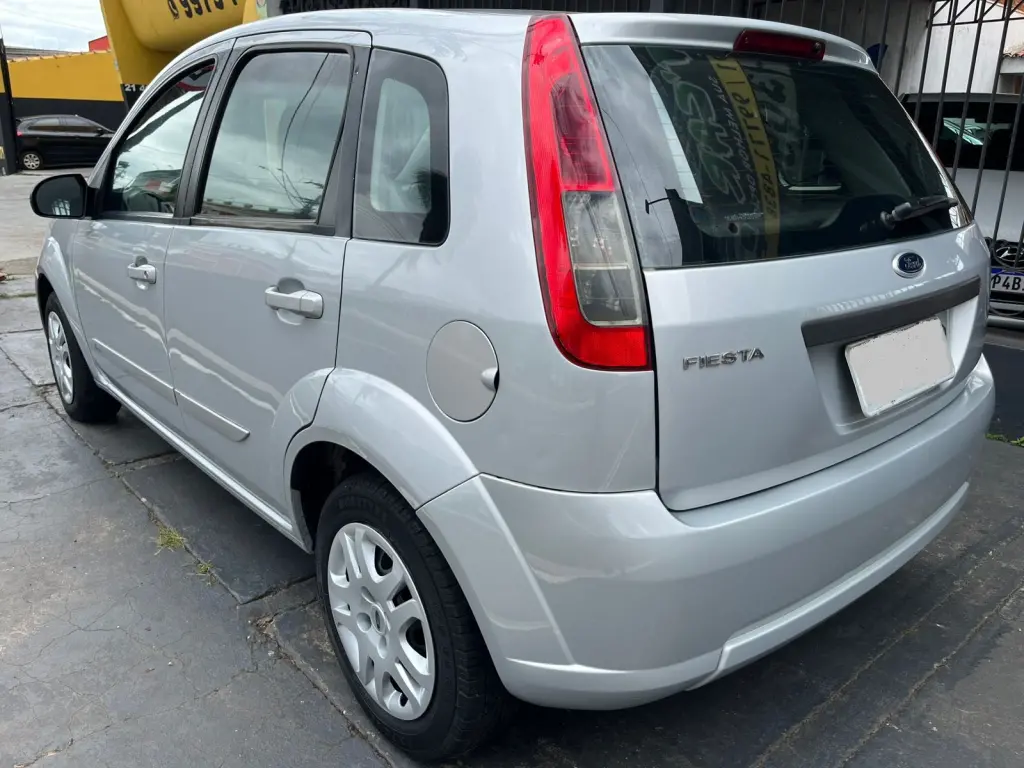 FORD Fiesta Hatch - Foto