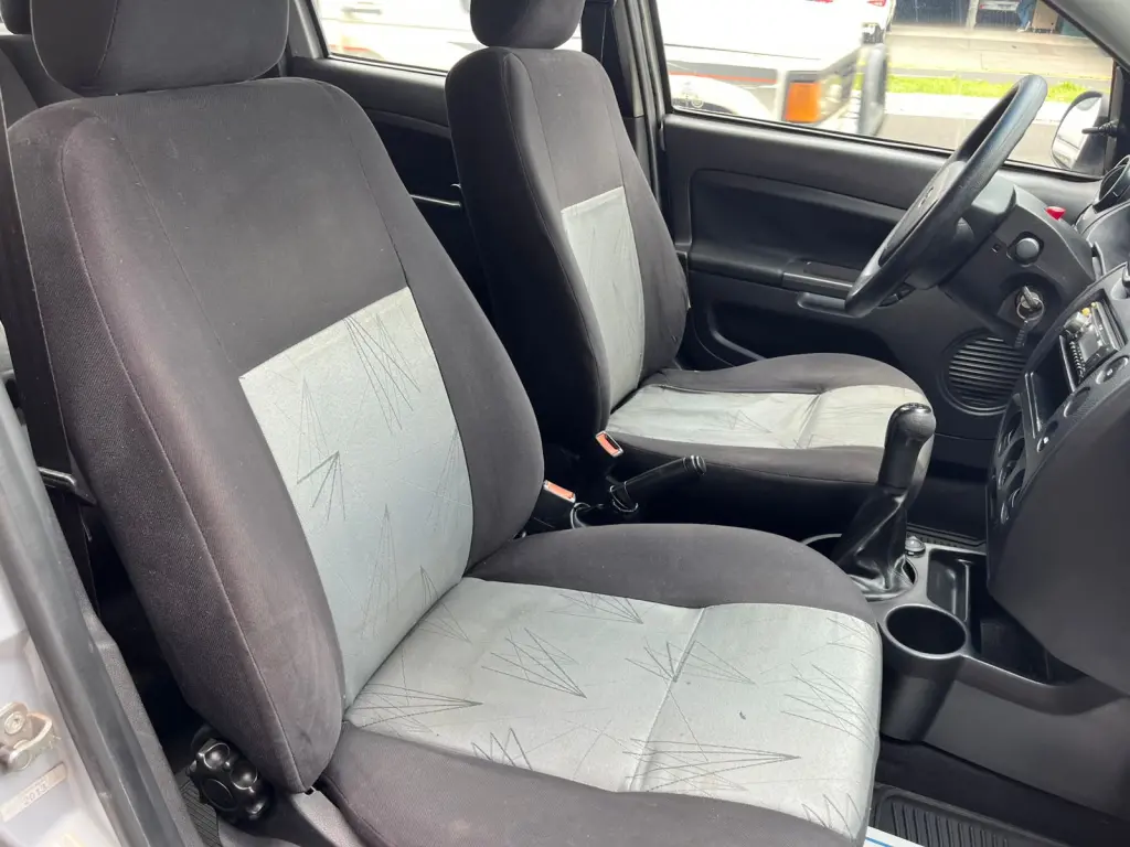 FORD Fiesta Hatch - Foto