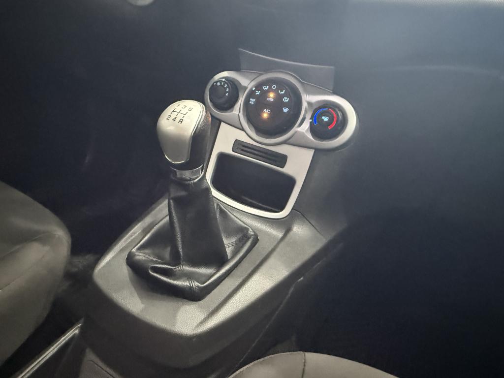 FORD Fiesta Hatch - Foto