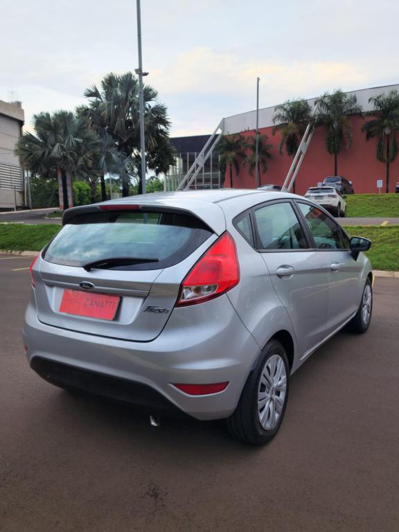 FORD Fiesta Hatch - Foto