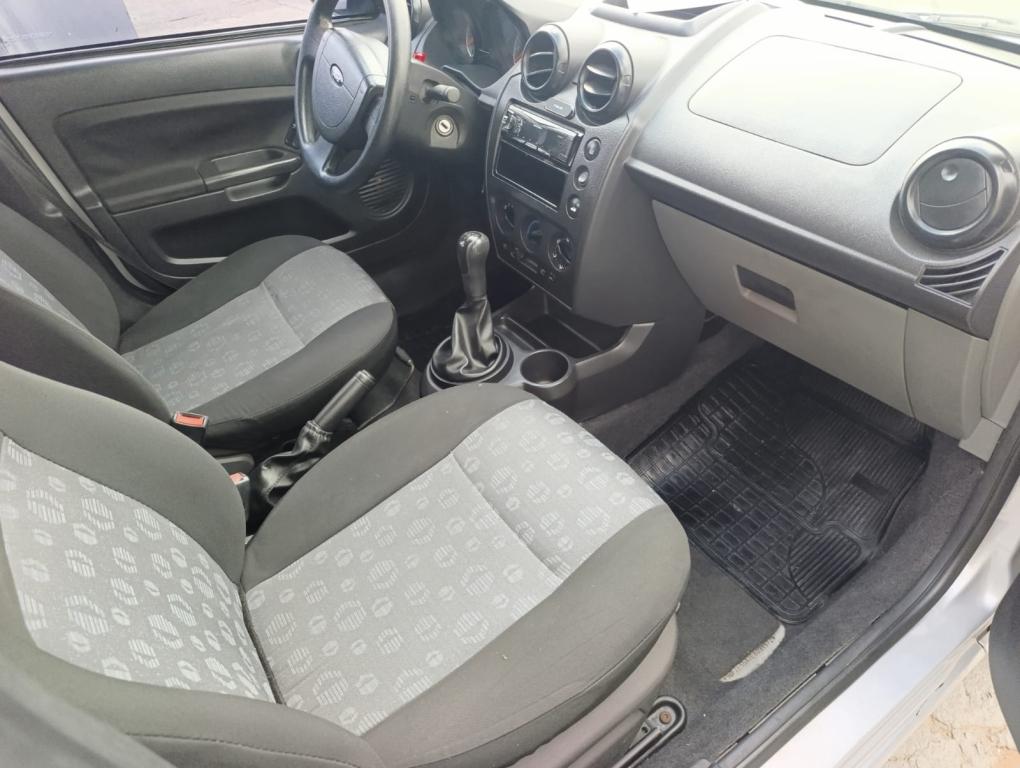 FORD Fiesta Hatch - Foto