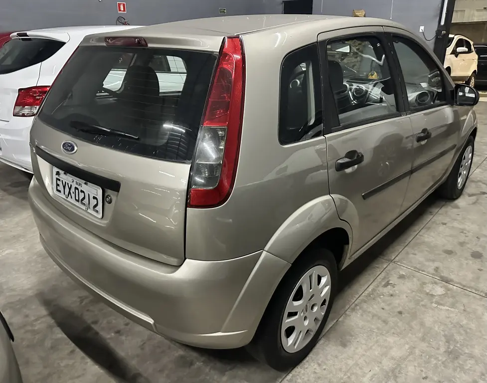 FORD Fiesta Hatch - Foto