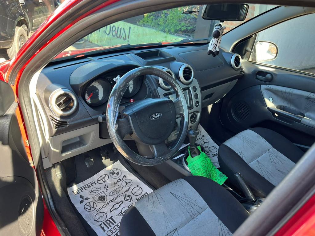 FORD Fiesta Hatch - Foto