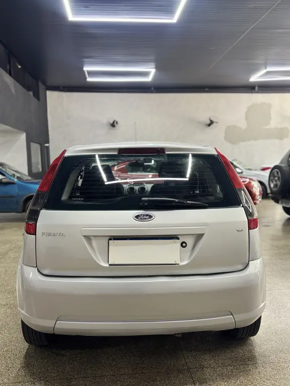 FORD Fiesta Hatch - Foto