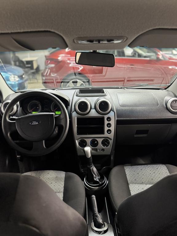 FORD Fiesta Hatch - Foto
