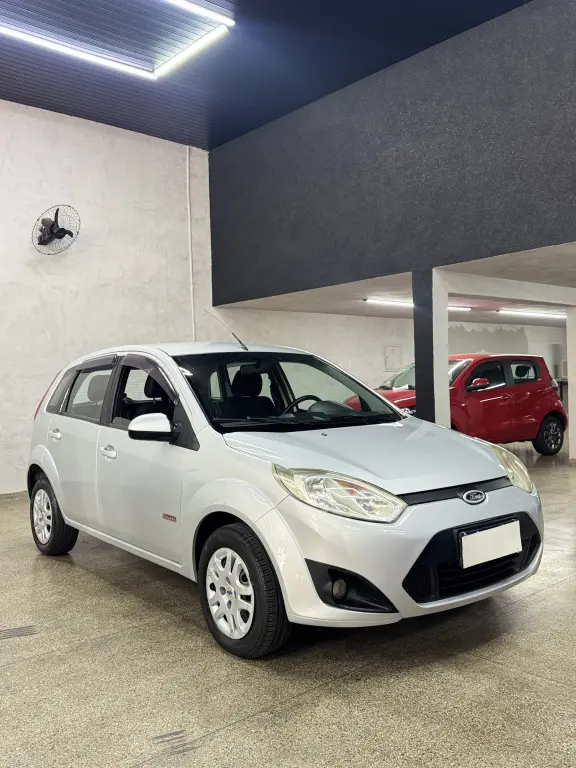 FORD Fiesta Hatch - Foto