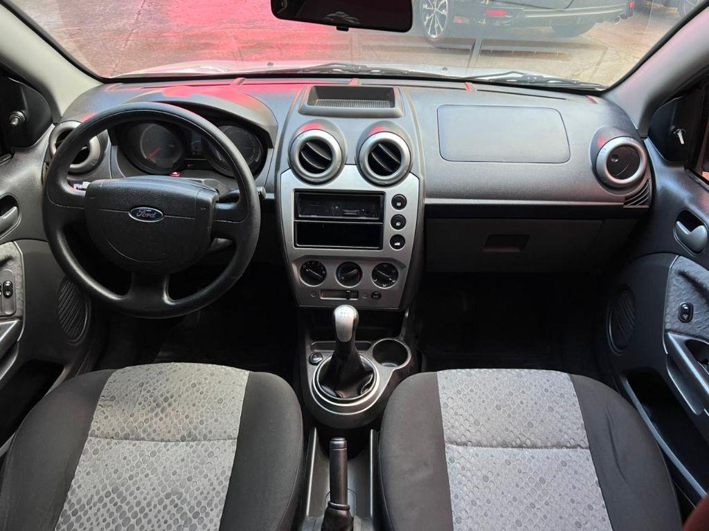 FORD Fiesta Hatch - Foto