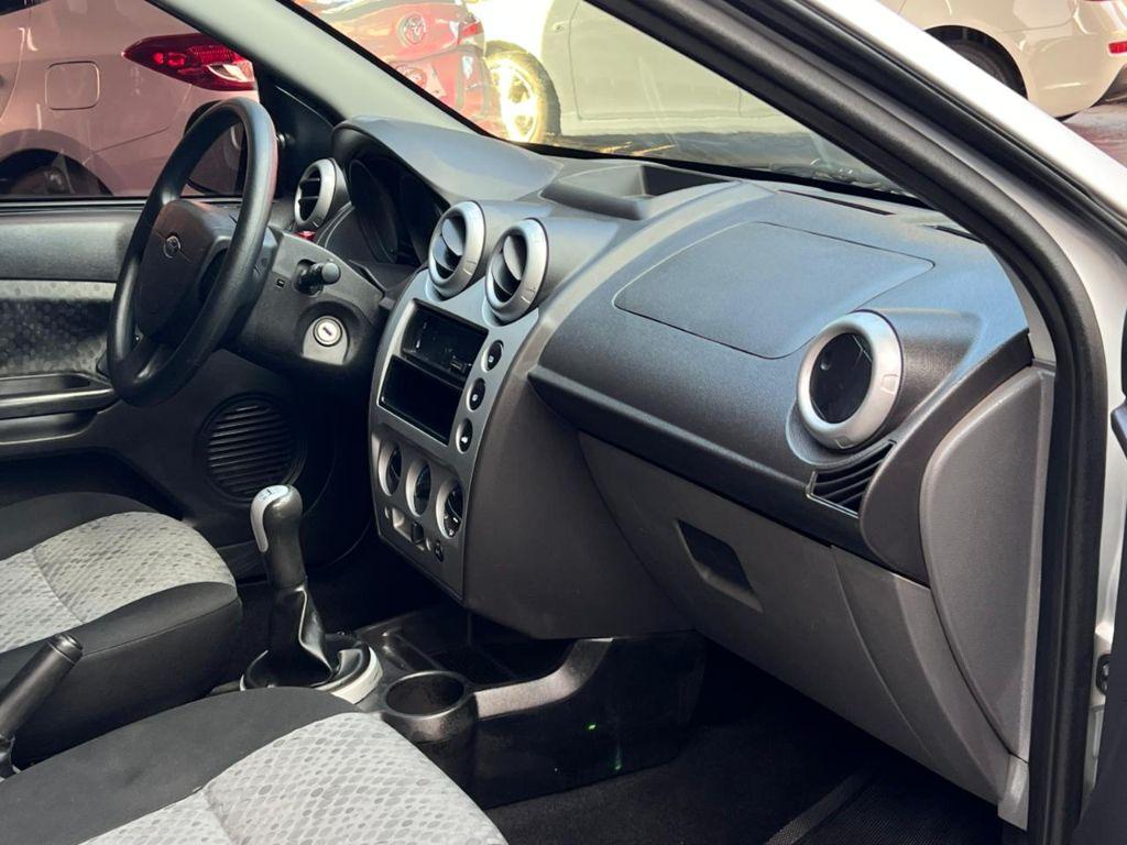 FORD Fiesta Hatch - Foto