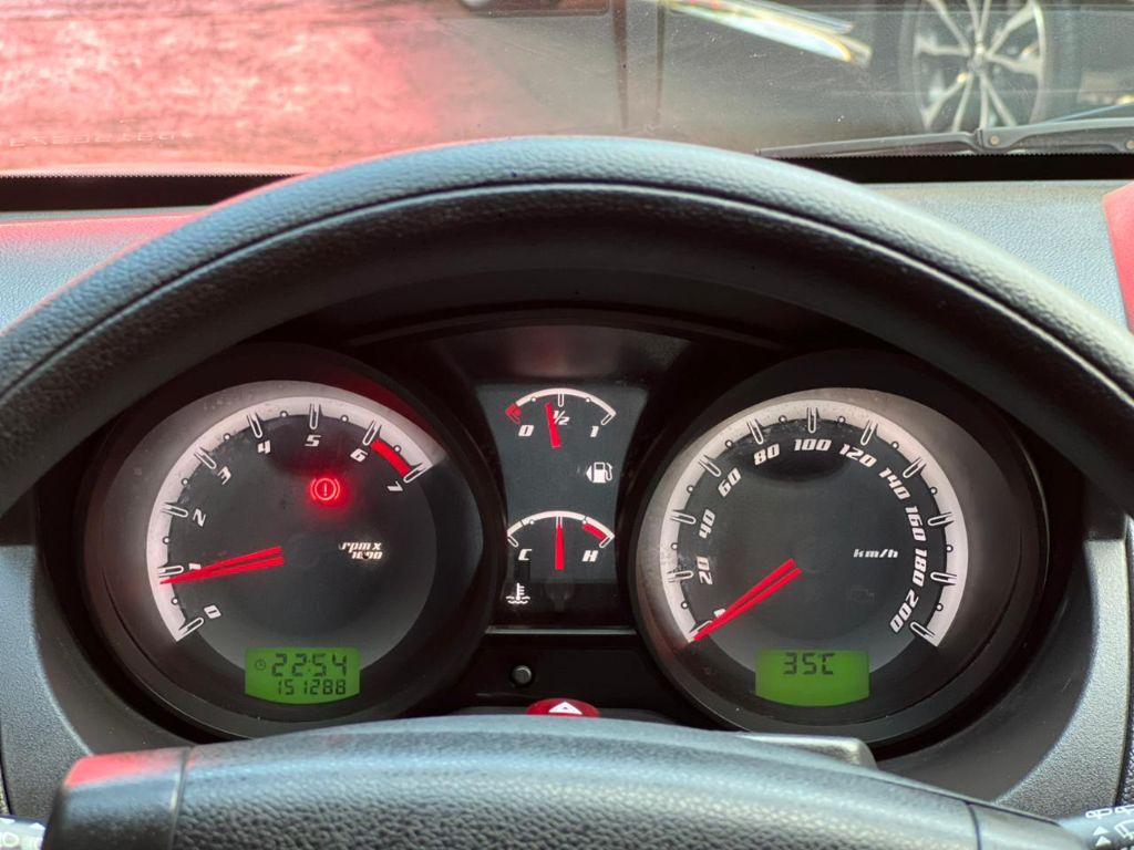 FORD Fiesta Hatch - Foto