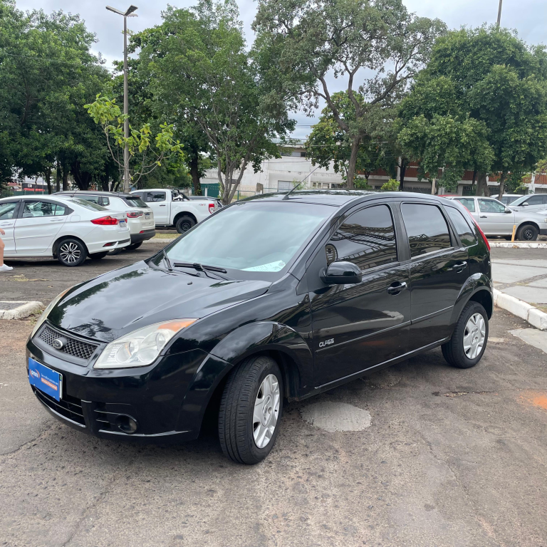 FORD Fiesta Hatch - Foto