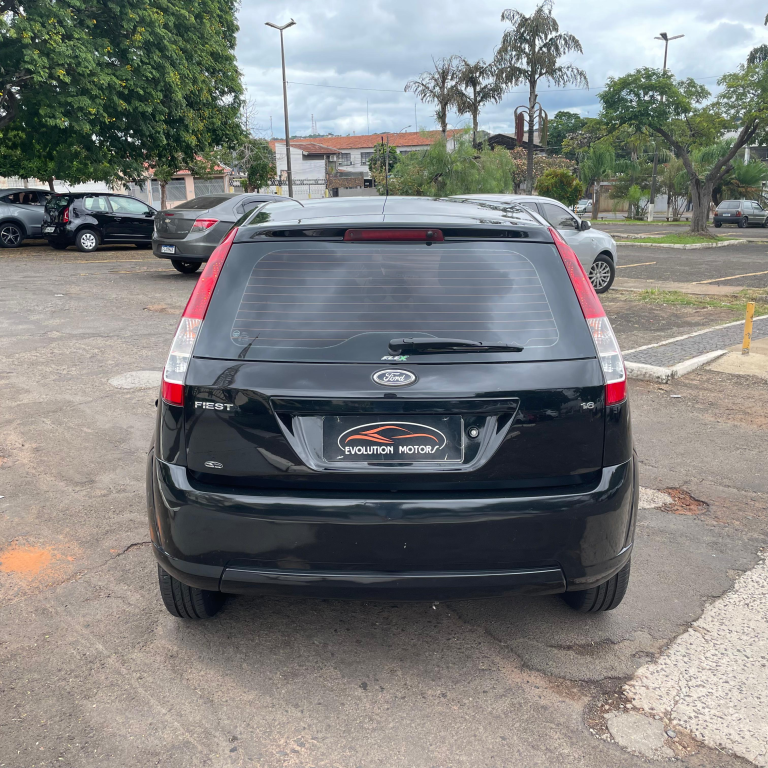 FORD Fiesta Hatch - Foto