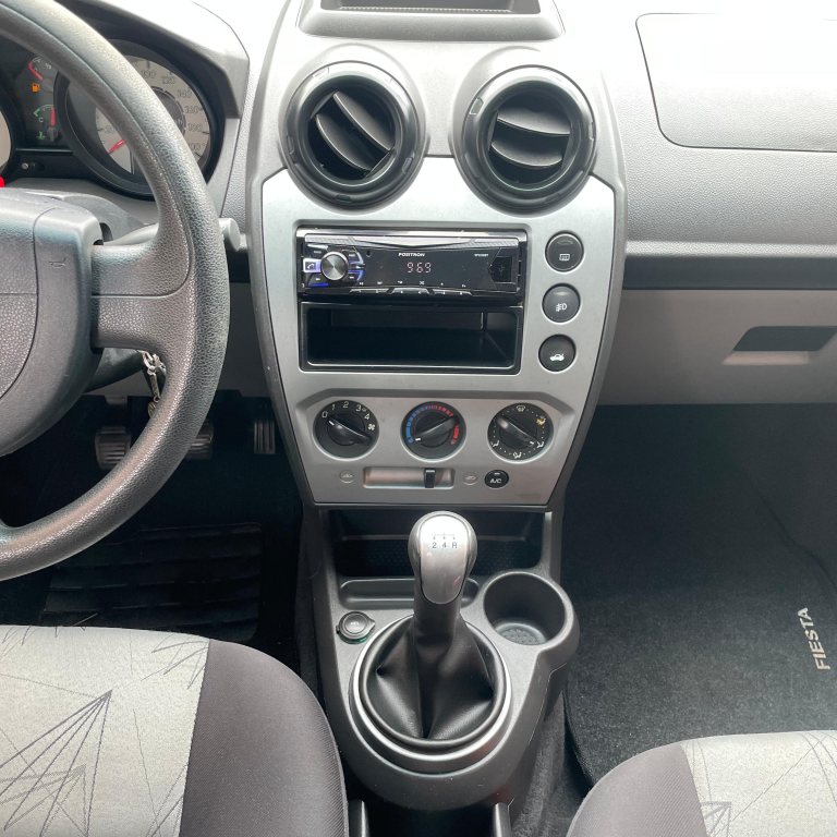 FORD Fiesta Hatch - Foto