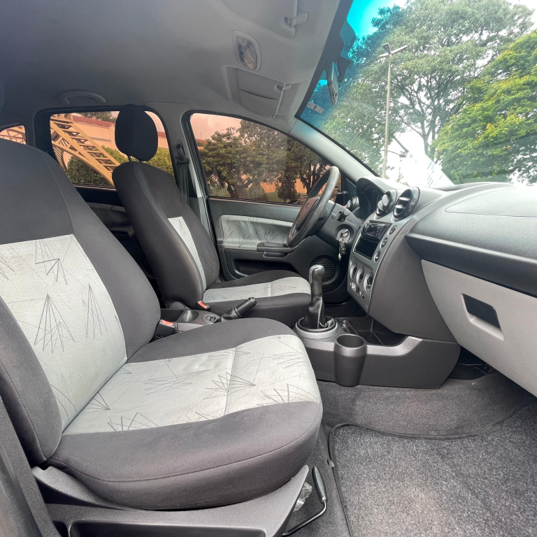 FORD Fiesta Hatch - Foto