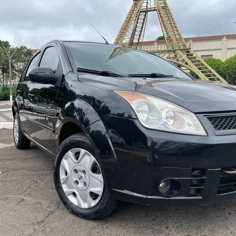 FORD Fiesta Hatch - Foto