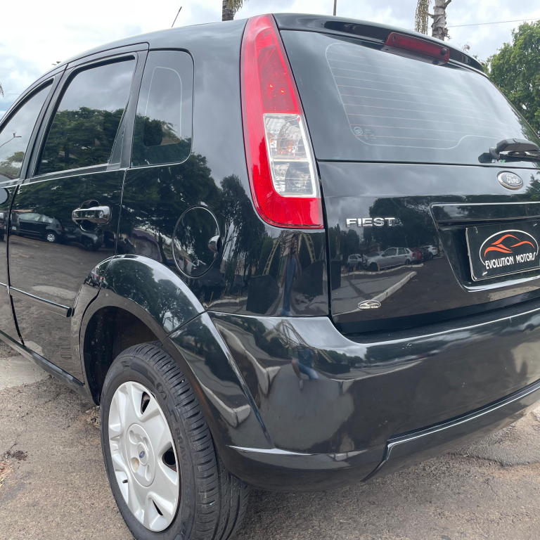 FORD Fiesta Hatch - Foto