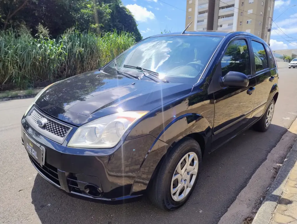 FORD Fiesta Hatch - Foto