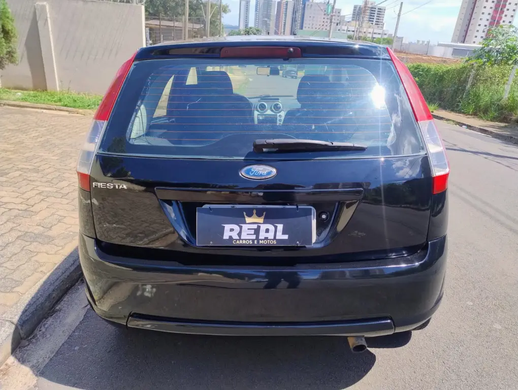 FORD Fiesta Hatch - Foto