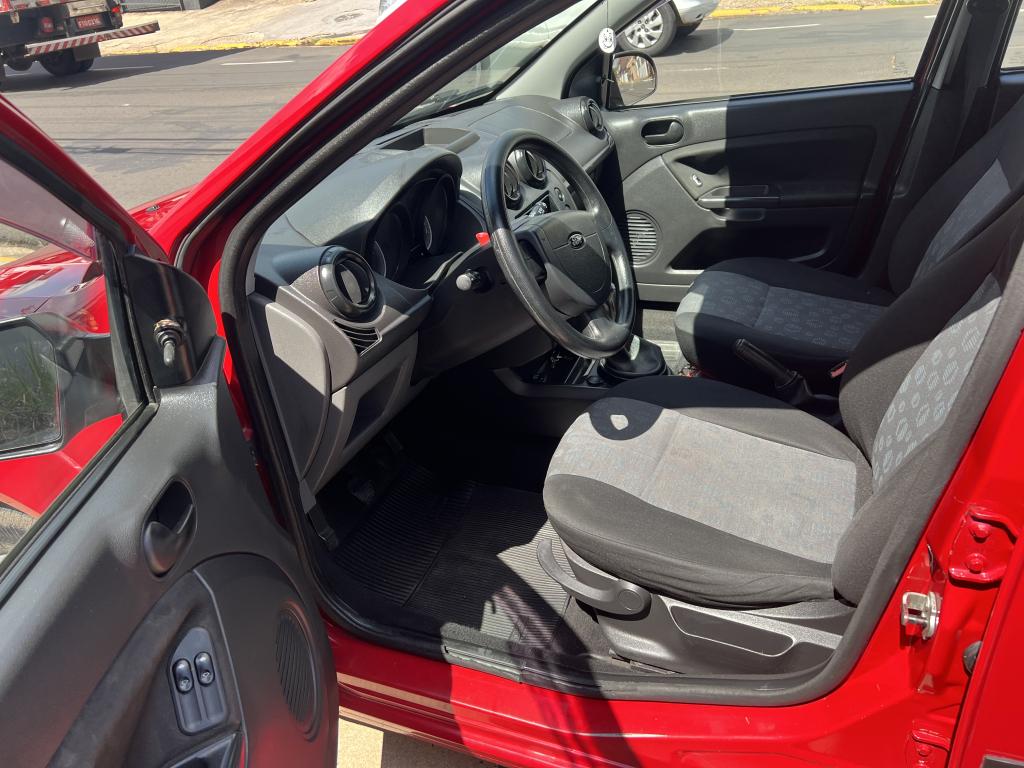 FORD Fiesta Hatch - Foto