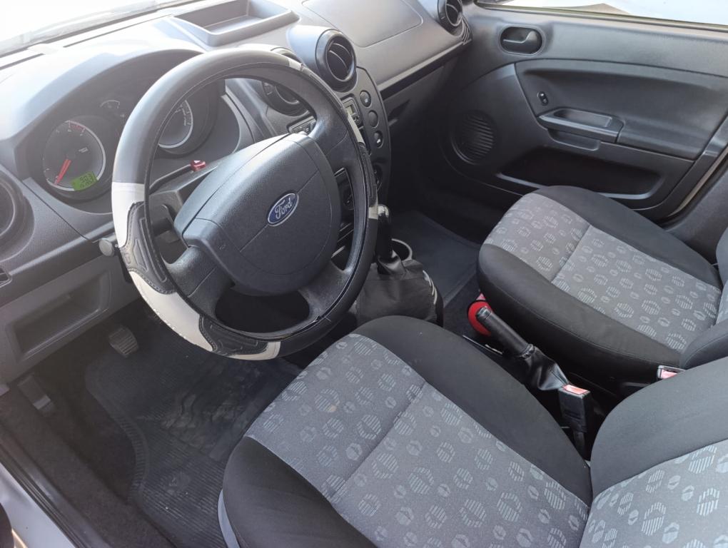 FORD Fiesta Hatch - Foto