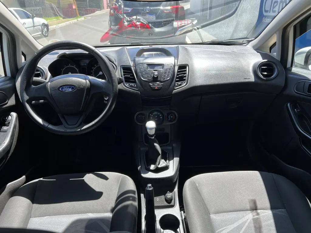 FORD Fiesta Hatch - Foto