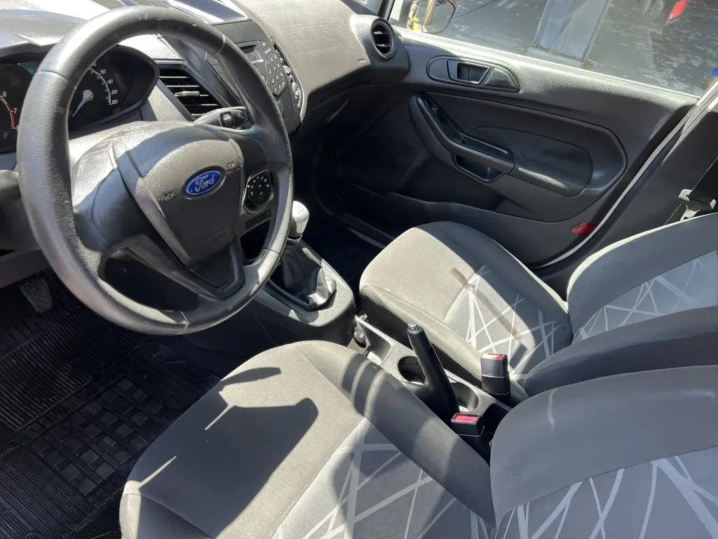 FORD Fiesta Hatch - Foto