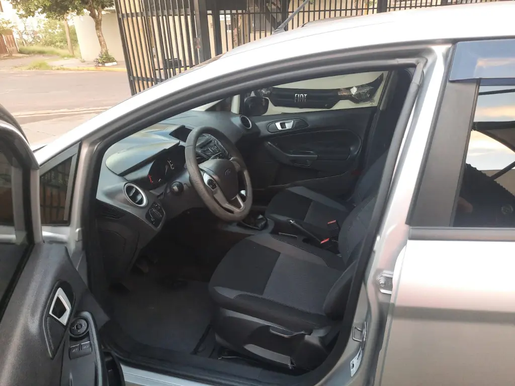 FORD Fiesta Hatch - Foto