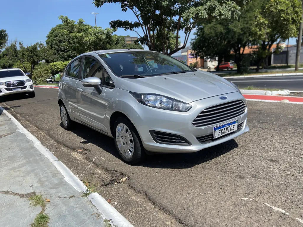 FORD Fiesta Hatch - Foto