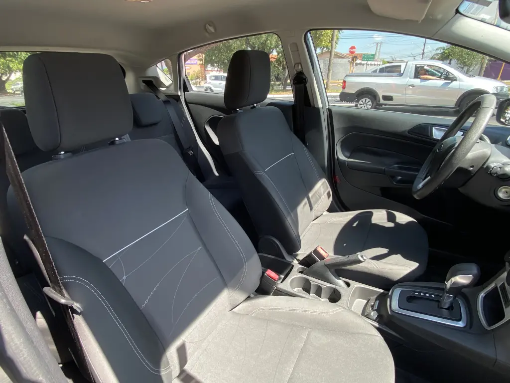 FORD Fiesta Hatch - Foto