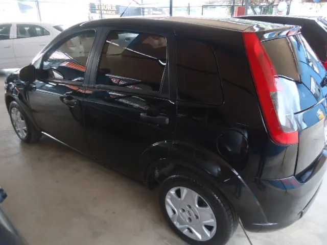 FORD Fiesta Hatch - Foto