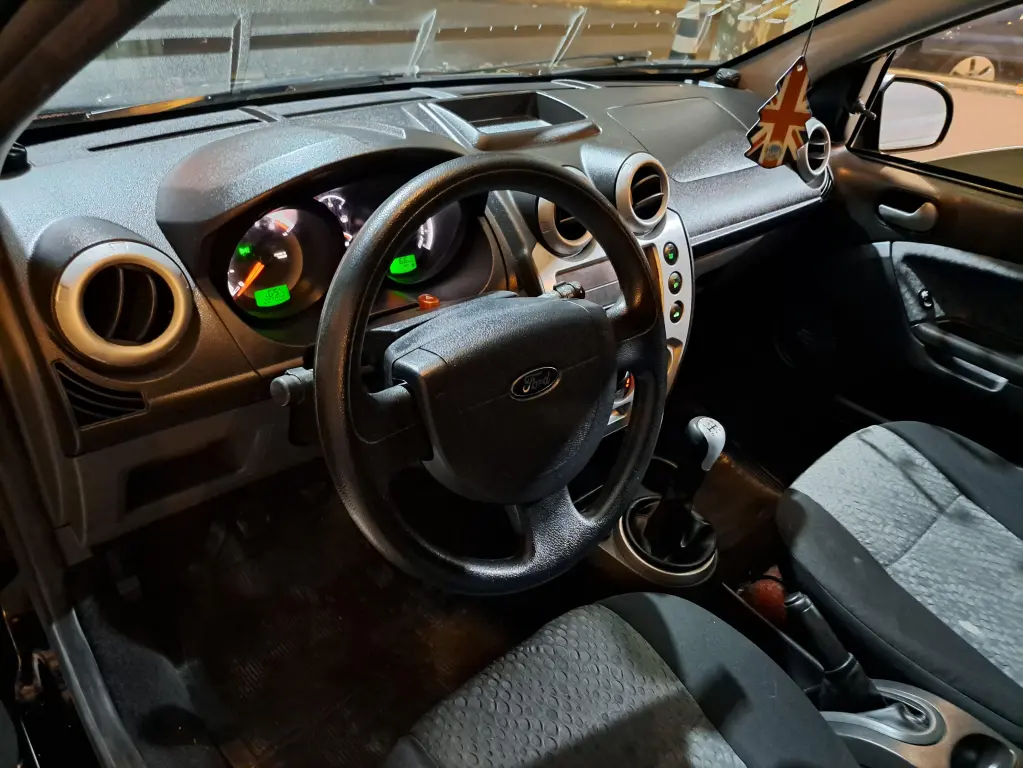 FORD Fiesta Hatch - Foto