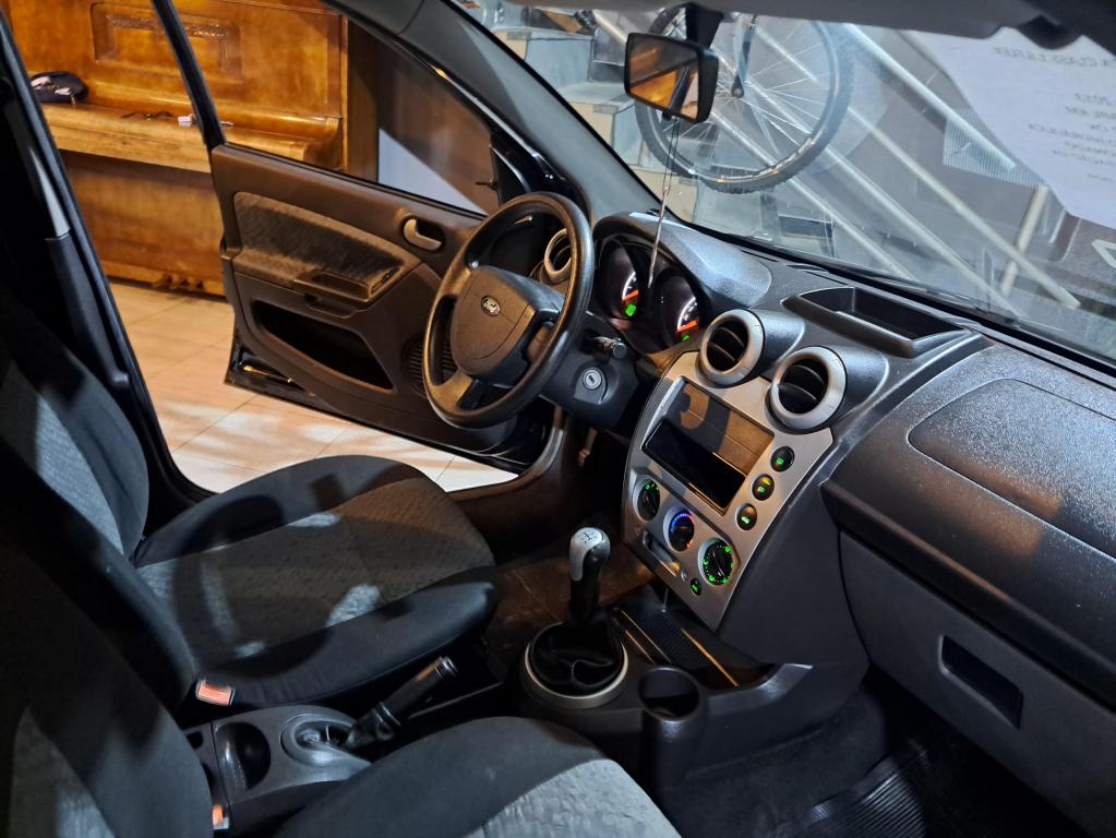 FORD Fiesta Hatch - Foto