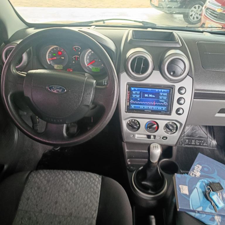 FORD Fiesta Hatch - Foto