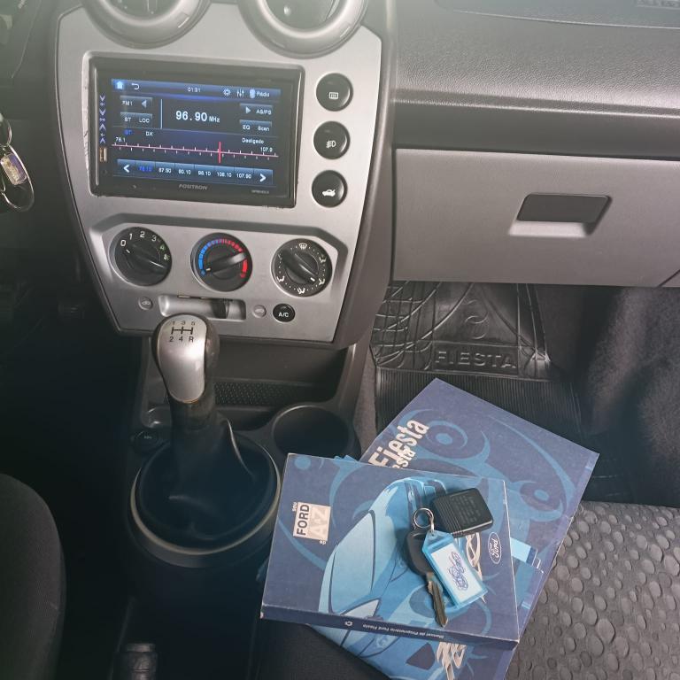 FORD Fiesta Hatch - Foto