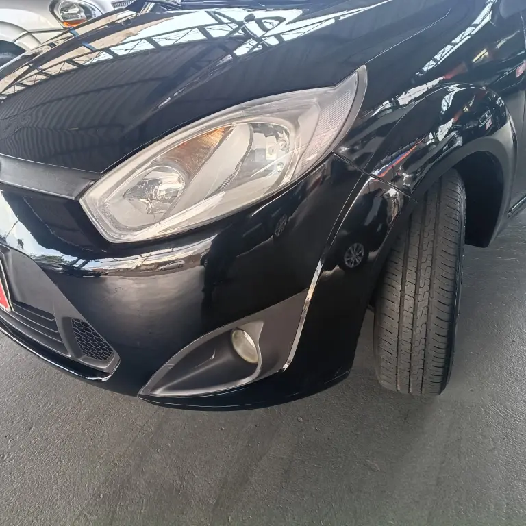 FORD Fiesta Hatch - Foto