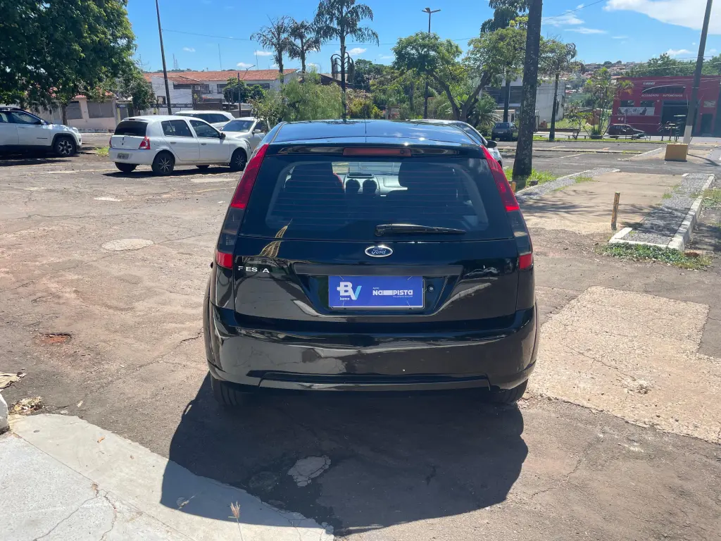 FORD Fiesta Hatch - Foto