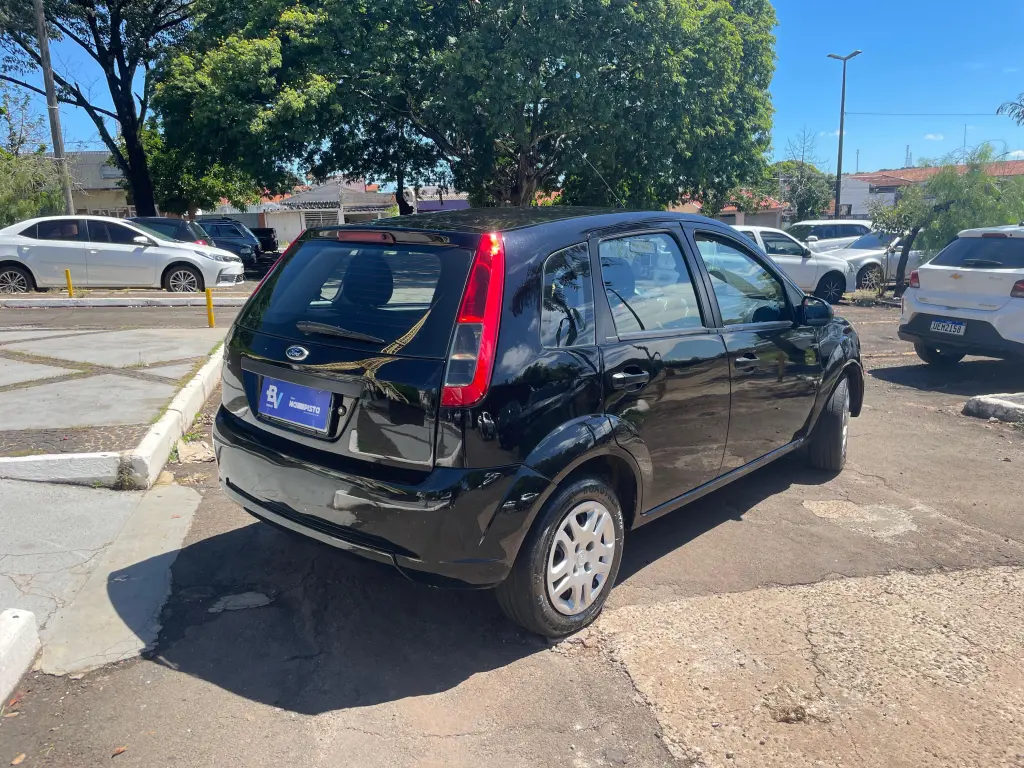 FORD Fiesta Hatch - Foto