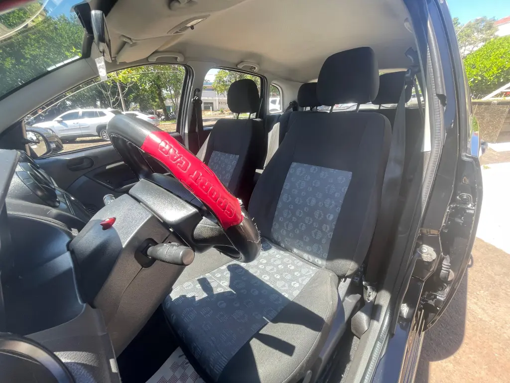 FORD Fiesta Hatch - Foto