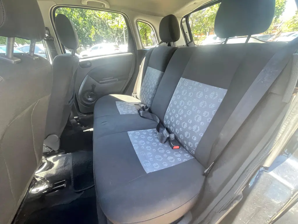 FORD Fiesta Hatch - Foto