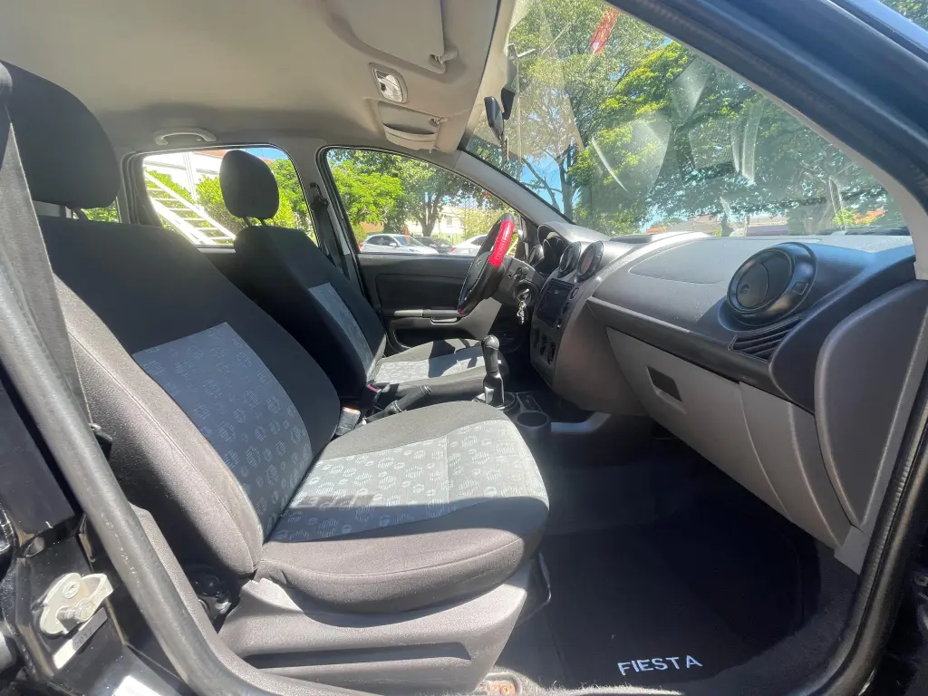 FORD Fiesta Hatch - Foto