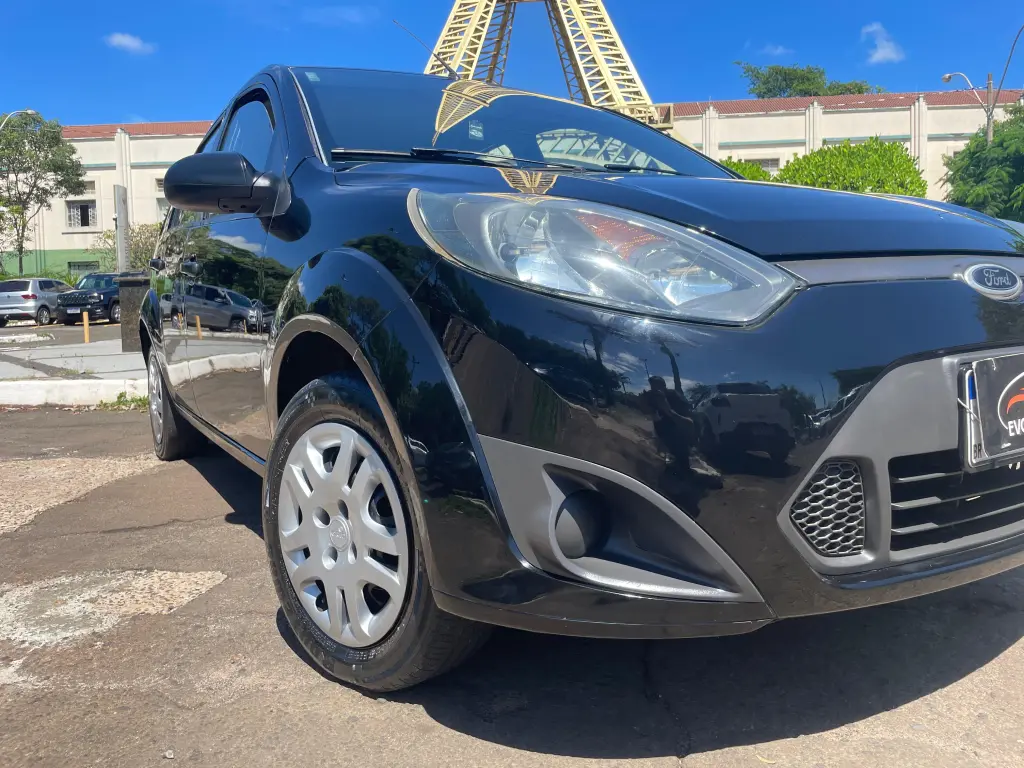 FORD Fiesta Hatch - Foto