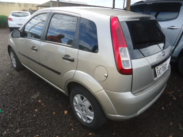 FORD Fiesta Hatch - Foto