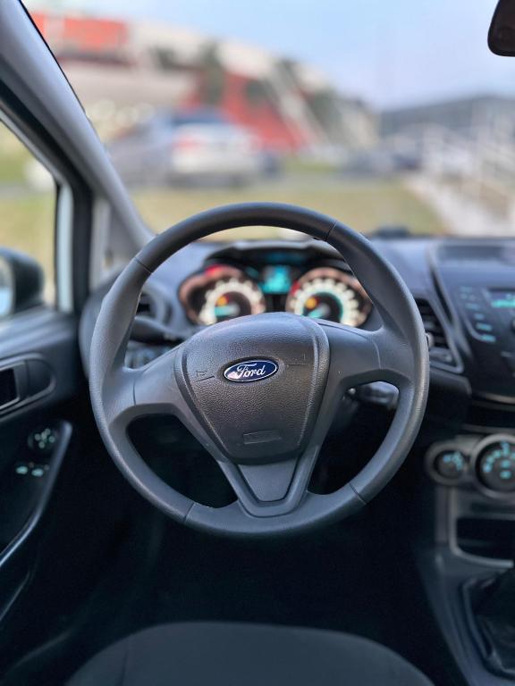 FORD Fiesta Hatch - Foto