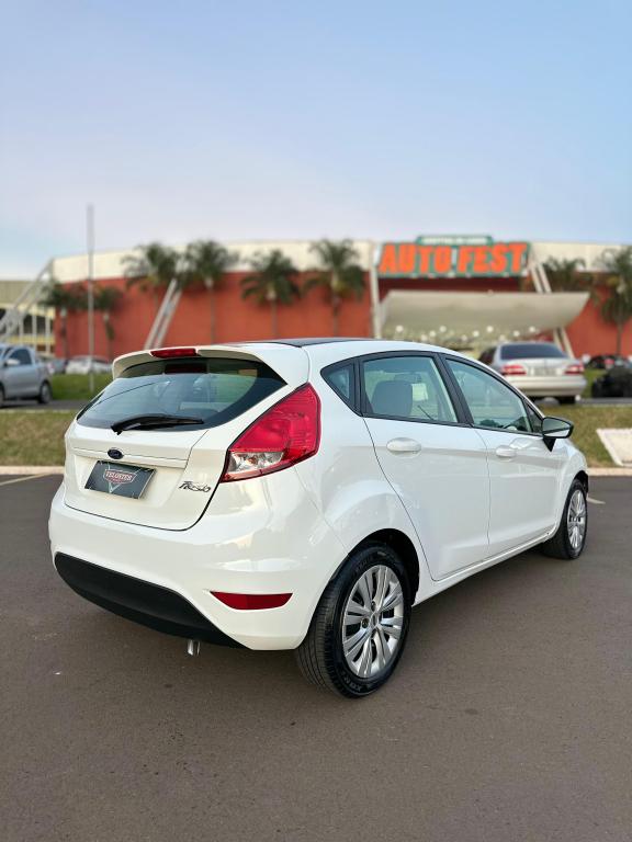 FORD Fiesta Hatch - Foto