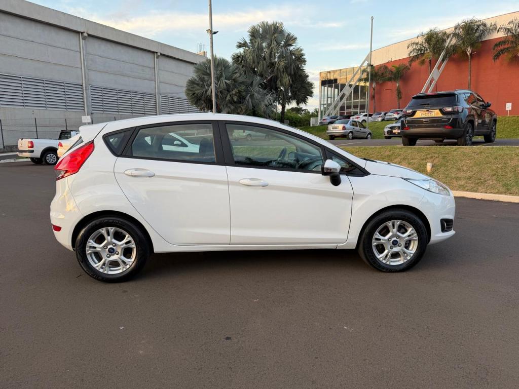 FORD Fiesta Hatch - Foto