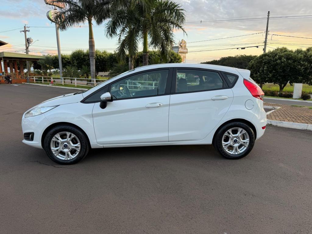 FORD Fiesta Hatch - Foto