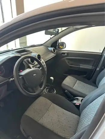 FORD Fiesta Hatch - Foto