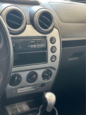 FORD Fiesta Hatch - Foto