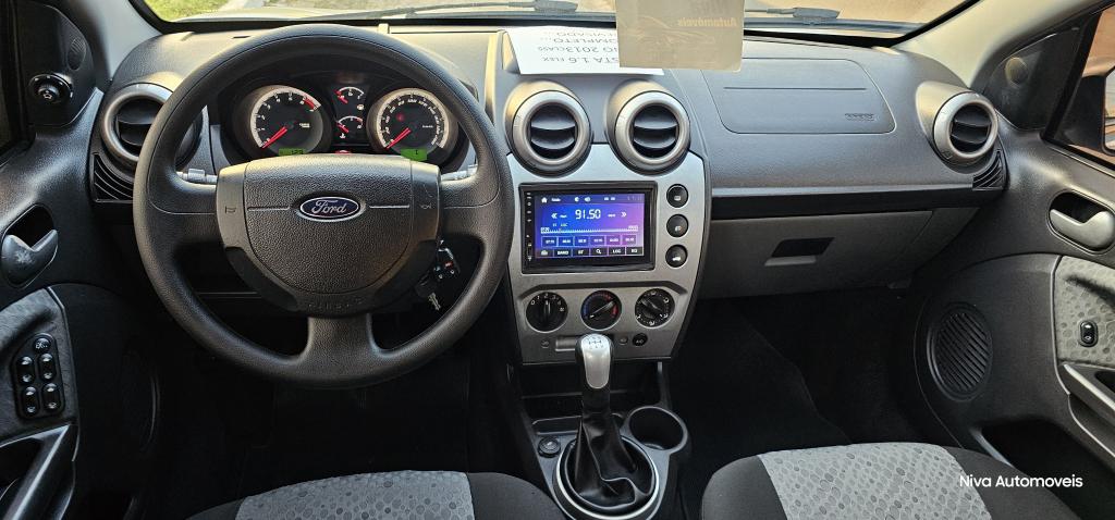 FORD Fiesta Hatch - Foto