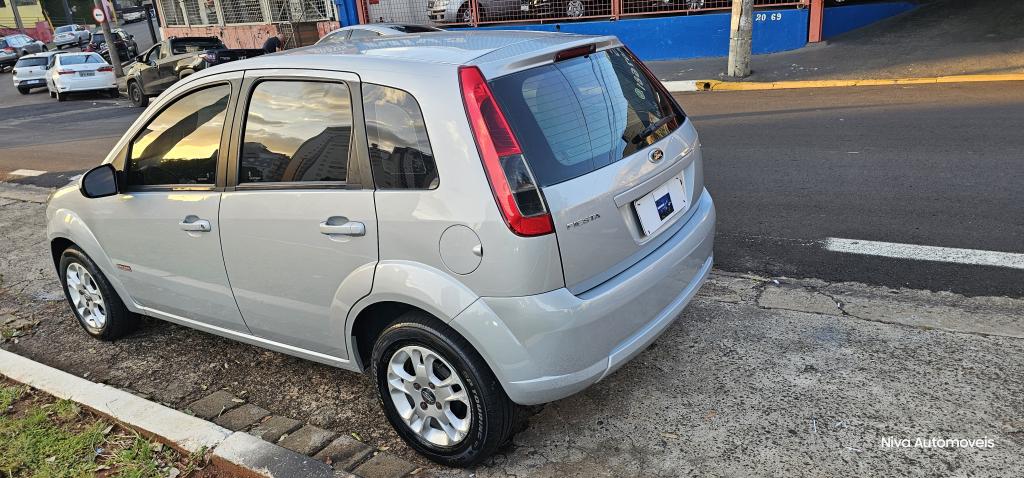 FORD Fiesta Hatch - Foto