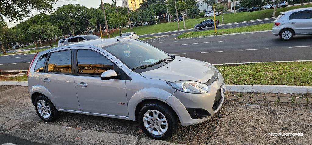 FORD Fiesta Hatch - Foto